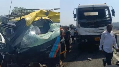 महाराष्ट्र के ठाणे में सड़क हादसा, 11 की मौत: मृतकों में 3 महिलाएं, सीमेंट मिक्सर ट्रक से टकराई वैन