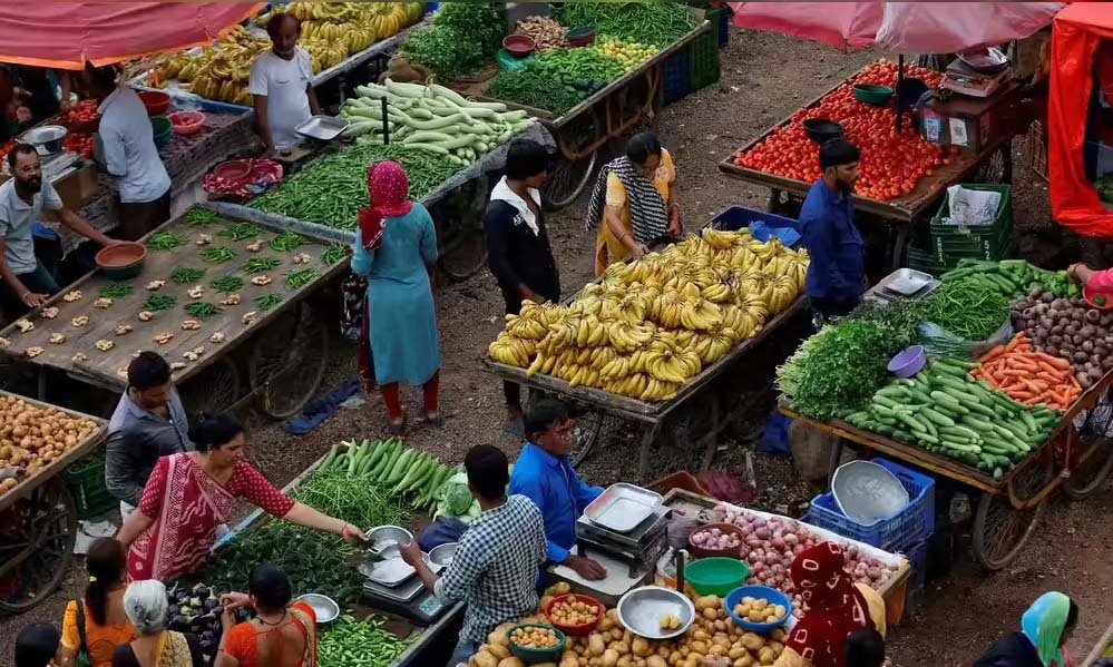 Retail Inflation: महंगाई पर झटका, रिटेल महंगाई में बढ़ोतरी, खाने-पीने की चीजें बनी वजह
