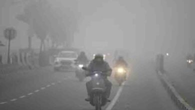 लखनऊ में धूल भरी हवाओं का असर, आंखों में जलन बढ़ी