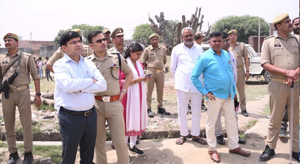 सीएम योगी के निर्देश पर संभल में बड़ी कार्रवाई, दो गांवों में हटे कब्जे और लैंड बैंक में निरंतर वृद्धि सीएम योगी के निर्देश पर संभल में बड़ी कार्रवाई, दो गांवों में हटे कब्जे और लैंड बैंक में निरंतर वृद्धि