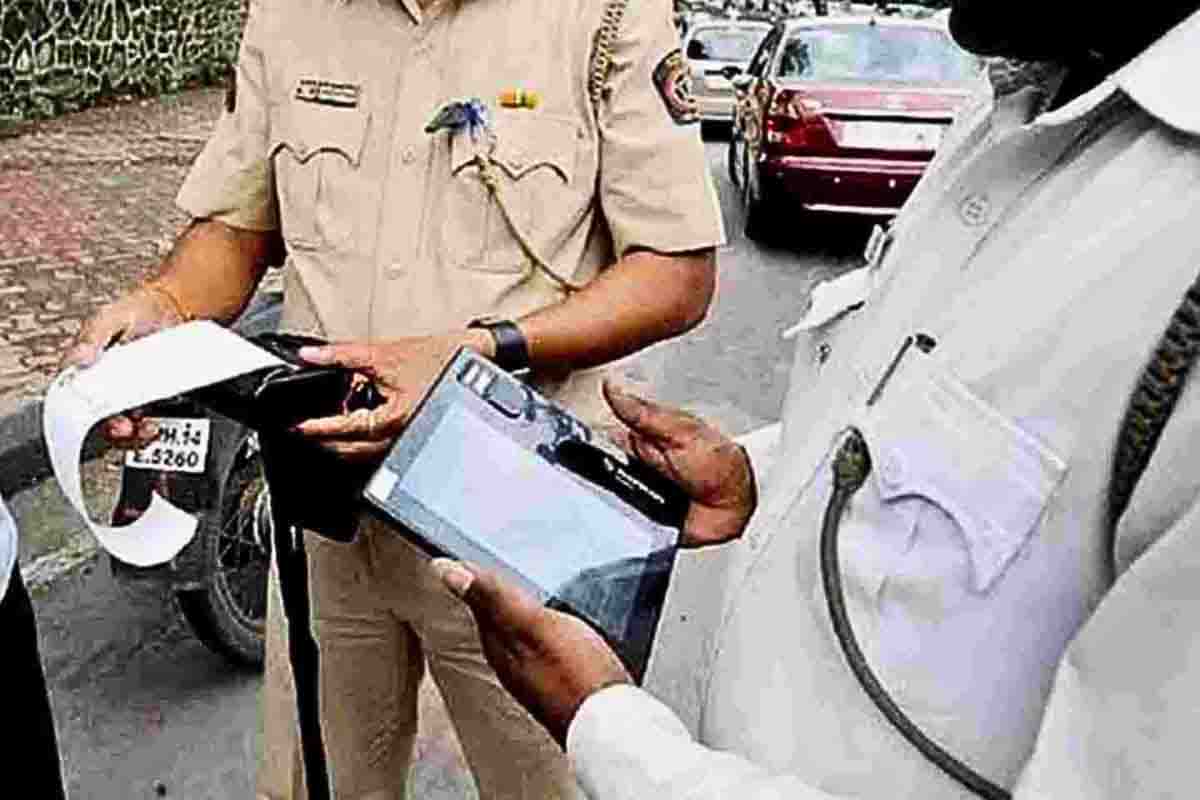 बिहार में 52 लाख वाहनों पर मंडराया संकट, एक महीने में HSRP नहीं लगवाया तो देना होगा 10 हजार तक जुर्माना बिहार में 52 लाख वाहनों पर मंडराया संकट, एक महीने में HSRP नहीं लगवाया तो देना होगा 10 हजार तक जुर्माना