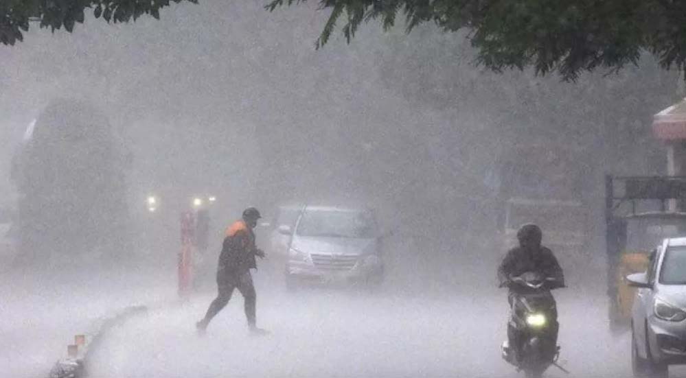 IMD अलर्ट: अप्रैल के पहले हफ्ते में गिर सकता है तापमान, कश्मीर से केरल तक बारिश और बर्फबारी का पूर्वानुमान