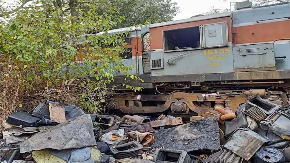 रेलवे की छप्परफाड़ कमाई, कबाड़ बेचकर ₹6,800 करोड़ कमाए, रिकॉर्ड तोड़ा