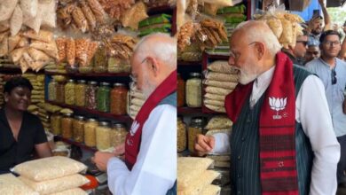 पीएम मोदी ने झालमुड़ी खाने से पहले दुकानदार को दिए 10 रुपये, लेकिन जेब से निकले थे इतने नोट