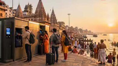 वाराणसी के मंदिरों में दर्शन और गंगा में आस्था की डुबकी लगाने वालों को अब अपने सामान के खोने की चिंता नहीं करनी पड़ेगी
