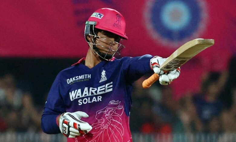 IPL 2026: वैभव सूर्यवंशी ने 8 रन में तोड़ा मैक्सवेल का रिकॉर्ड, कई दिग्गजों को पछाड़ा