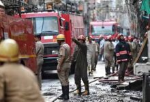 दिल्ली में दो अलग-अलग जगह भीषण आग, कई मकान और 100 से अधिक झुग्गियां जलीं