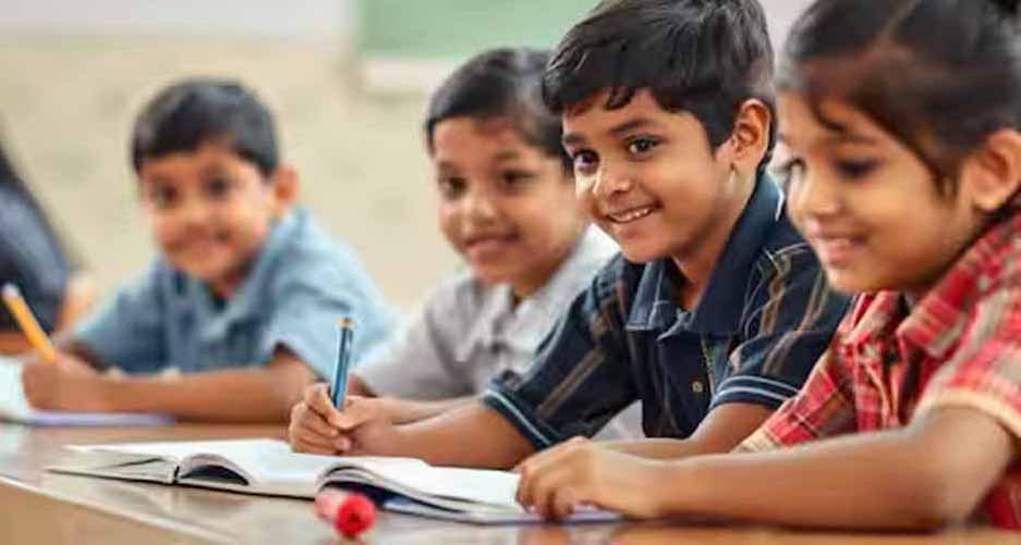 योगी सरकार में चाइल्ड हेल्पलाइन 1098 का कमाल: 26 हजार शिकायतों का समाधान, गुमशुदा बच्चों को मिलाया परिवार से