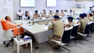 योगी के निर्देश पर कालाबाजारी पर बड़ा प्रहार, 233 एफआईआर