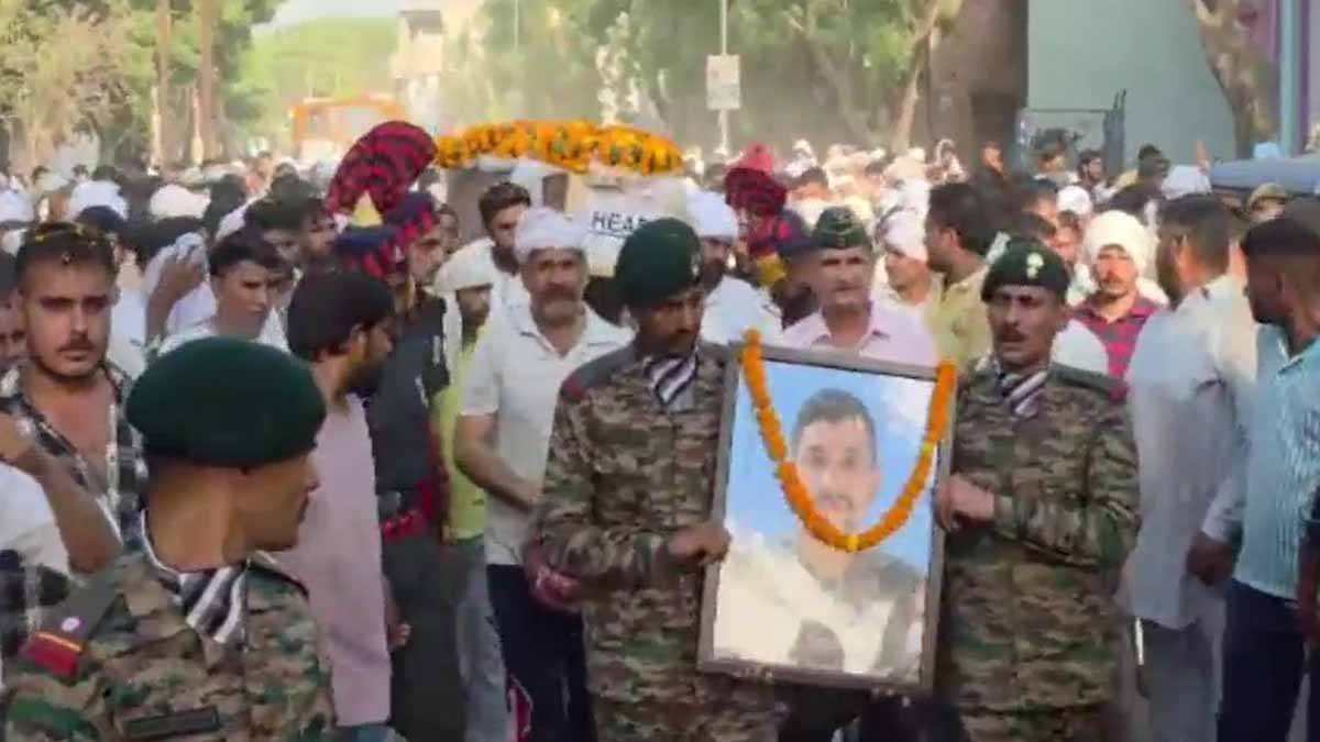 सोहित चौहान की शहादत,एक ही दिन घर में खुशियां और मातम सोहित चौहान की शहादत,एक ही दिन घर में खुशियां और मातम