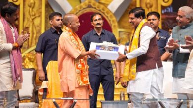 सम्राट विक्रमादित्य के जीवन पर आधारित महानाट्य कार्यक्रम में शामिल हुए मुख्यमंत्री योगी आदित्यनाथ व एमपी के सीएम मोहन यादव