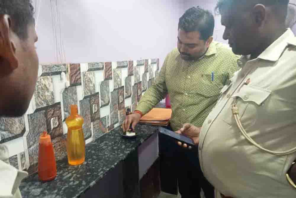 कोडरमा में मिलावटी मिठाइयों का खुलासा, कई सैंपल फेल