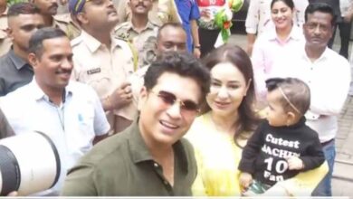 सचिन तेंदुलकर का जन्मदिन, फैंस का उमड़ा सैलाब