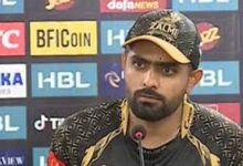 बाबर आजम फिर सवालों के घेरे में, स्ट्राइक रेट पर पत्रकार से तीखी बहस बाबर आजम फिर सवालों के घेरे में, स्ट्राइक रेट पर पत्रकार से तीखी बहस