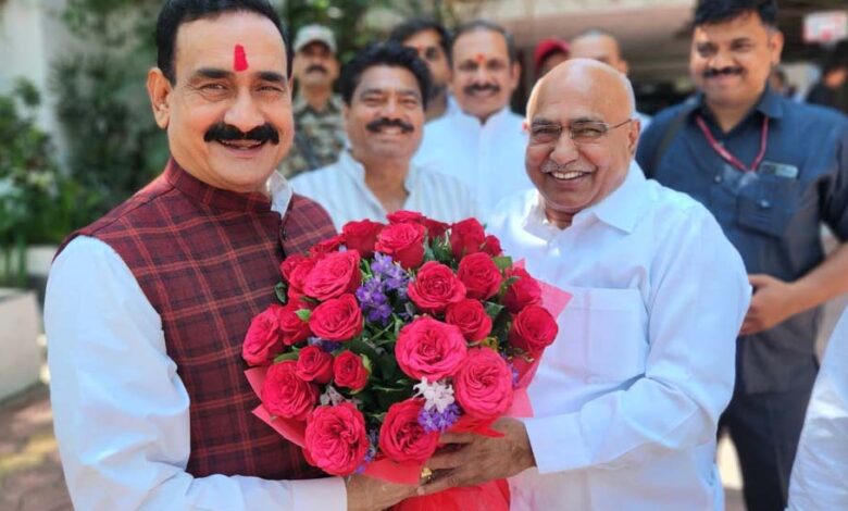 दतिया उपचुनाव को लेकर सियासी हलचल तेज, हाईकोर्ट में सुनवाई टली दतिया उपचुनाव को लेकर सियासी हलचल तेज, हाईकोर्ट में सुनवाई टली