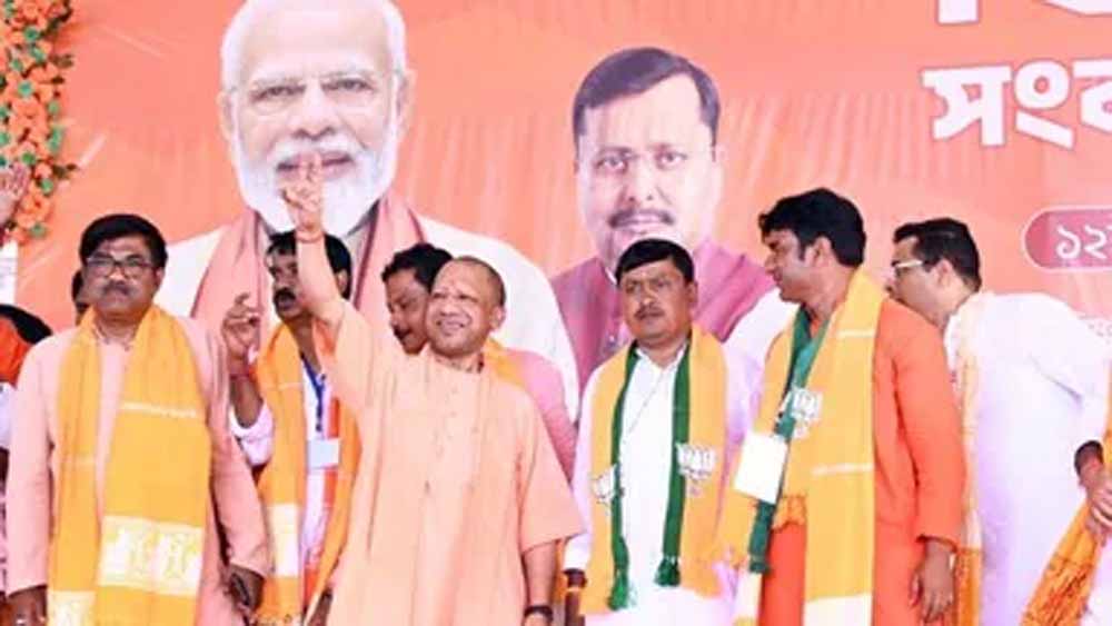 योगी आदित्यनाथ का बंगाल रैली में TMC पर हमला, बोले- “नो कर्फ्यू, नो दंगा, यूपी में सब चंगा”