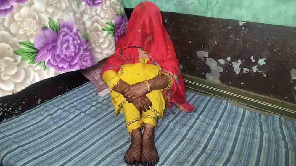 मेरठ में सजी रह गई दुल्हन की मेहंदी, निकाह के दिन घर में ताला लगाकर फरार हुआ दूल्हा आरिफ मेरठ में सजी रह गई दुल्हन की मेहंदी, निकाह के दिन घर में ताला लगाकर फरार हुआ दूल्हा आरिफ
