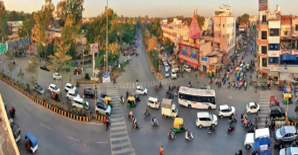 इंदौर: बड़ा गणपति चौराहे पर फ्लाईओवर का काम शुरू नहीं हो पाया, सीवर शिफ्टिंग और ट्रैफिक डायवर्जन बनी चुनौती