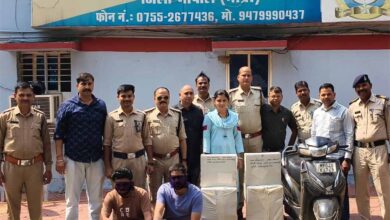 थाना अयोध्यानगर पुलिस ने 02 शराब तस्करो को 10 पेटी अग्रेजी शराब के साथ किया गिरफ्तार, रायसेन, विदिशा जिले से लाकर कर रहे थे भोपाल में शराब तस्करी। थाना अयोध्यानगर पुलिस ने 02 शराब तस्करो को 10 पेटी अग्रेजी शराब के साथ किया गिरफ्तार, रायसेन, विदिशा जिले से लाकर कर रहे थे भोपाल में शराब तस्करी।