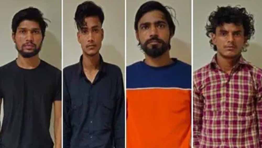 लखनऊ में बड़ी साजिश नाकाम, चारबाग धमाके की योजना बना रहे 4 आतंकी गिरफ्तार लखनऊ में बड़ी साजिश नाकाम, चारबाग धमाके की योजना बना रहे 4 आतंकी गिरफ्तार