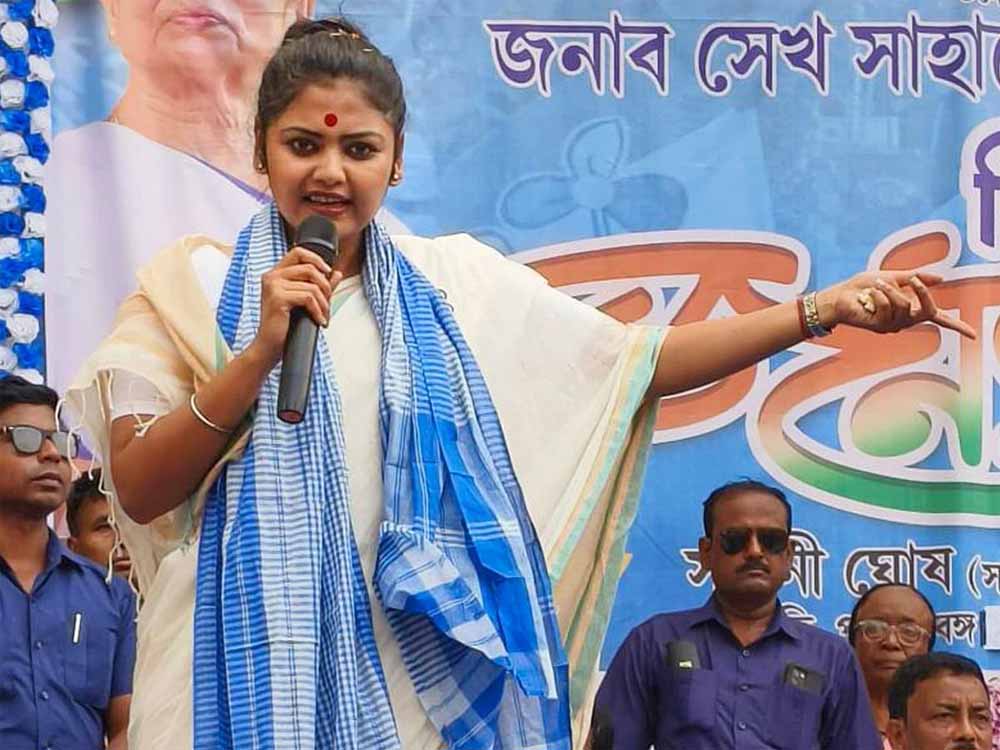 चुनावी मंच पर सायोनी घोष का अलग अंदाज़, संस्कृत मंत्र से लेकर कलमा तक का जिक्र