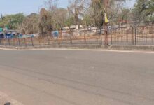 धनबाद-बोकारो रोड पर बड़ा खतरा: जहरीली गैस रिसाव से सड़क 2 फीट धंसी, पुलिस ने लगाया बैरिकेड धनबाद-बोकारो रोड पर बड़ा खतरा: जहरीली गैस रिसाव से सड़क 2 फीट धंसी, पुलिस ने लगाया बैरिकेड