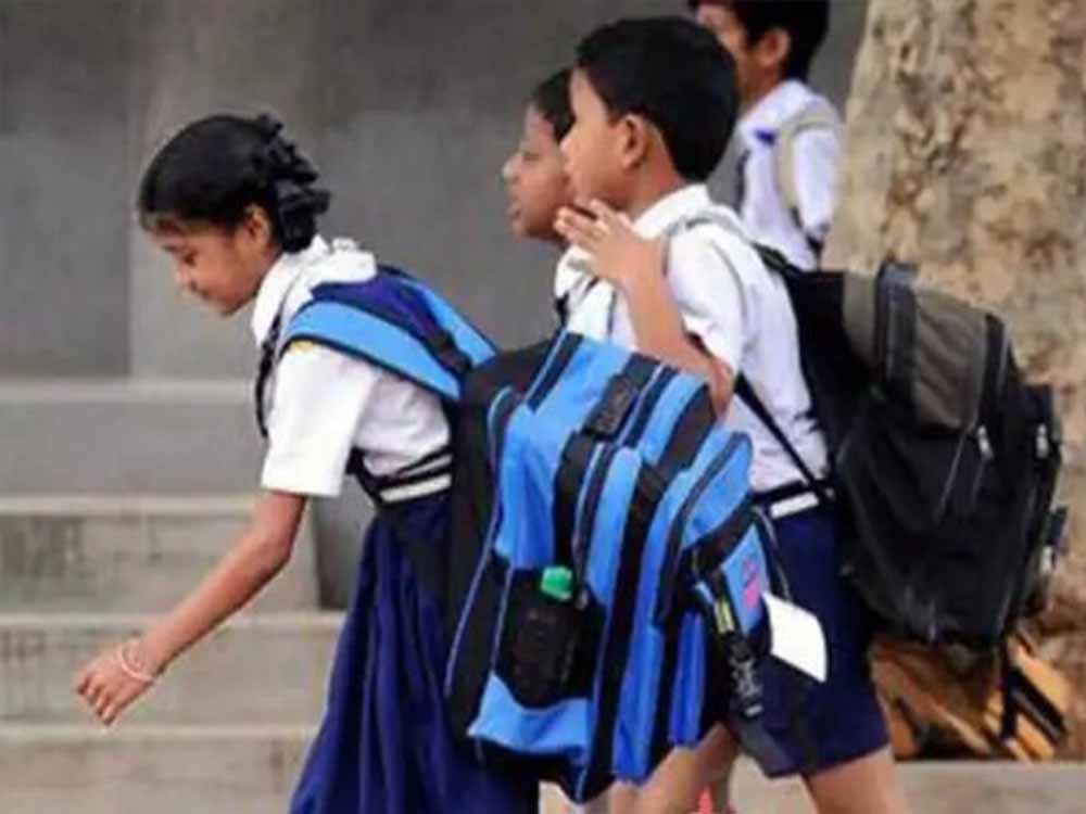 प्राइवेट स्कूलों पर सख्ती: 5 सदस्यीय जांच दल गठित, ड्रेस-कोर्स मनमानी पर रोक