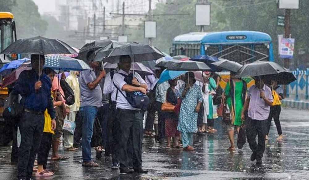 बंगाल की खाड़ी से बढ़ी नमी, कई इलाकों में गरज-चमक के साथ हल्की बारिश के आसार
