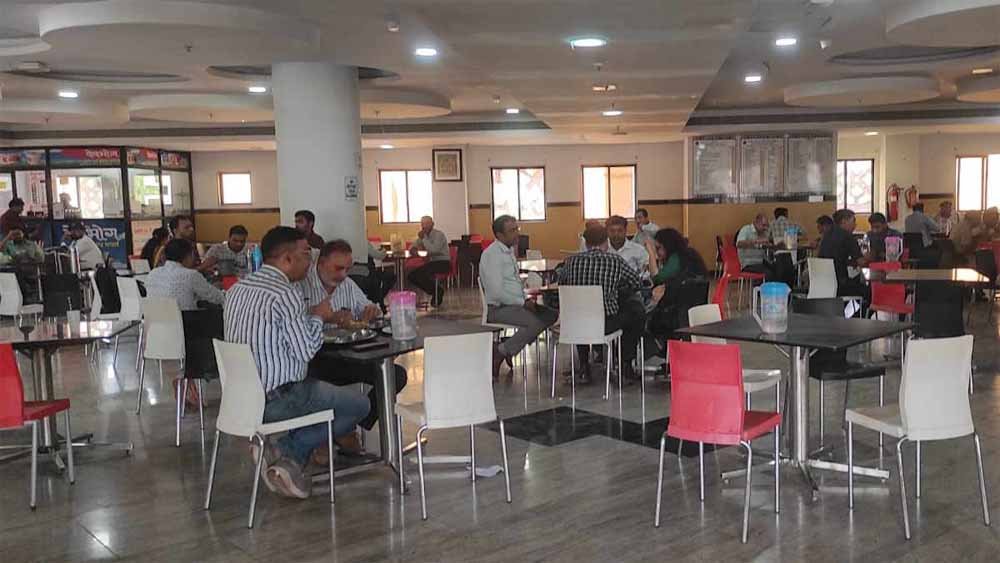 26 साल बाद मंत्रालय कैंटीन व्यवस्था में बदलाव, मुख्य सचिव से मिला कर्मचारी संघ 26 साल बाद मंत्रालय कैंटीन व्यवस्था में बदलाव, मुख्य सचिव से मिला कर्मचारी संघ