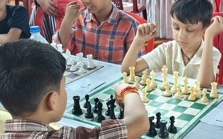 नक्सलगढ़ के युवा चमके: शतरंज में अंडर-15 में मयंक, अंडर-11 में अयांश ने जीता खिताब
