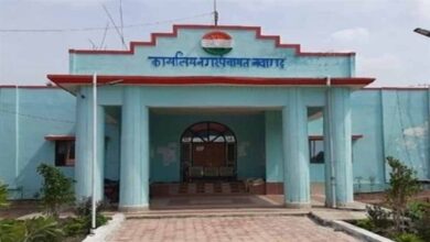 नगर पंचायत नवागढ़ अध्यक्ष को राहत: हाईकोर्ट ने बर्खास्तगी पर लगाई रोक