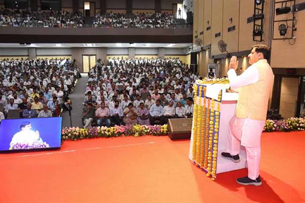 किसानों के हित में समर्पित होकर कार्य करें कृषि कर्मयोगी : मुख्यमंत्री डॉ. यादव
