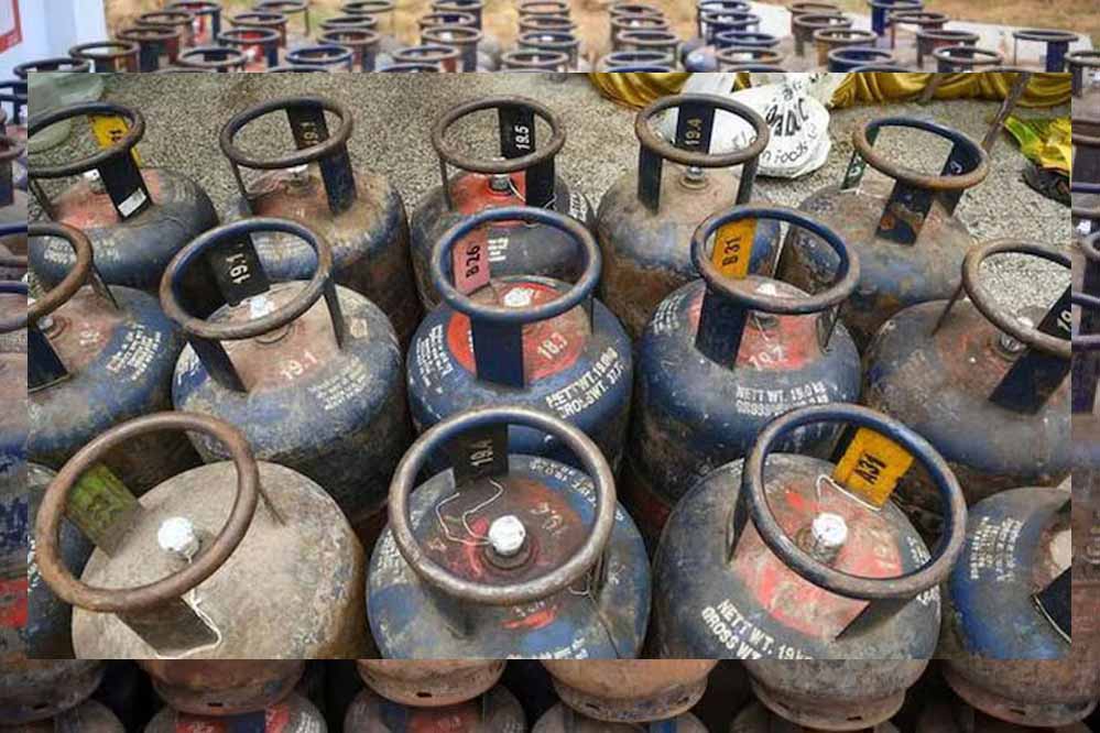 अब तक 2937 स्थानों पर हुई जाँच, 4527 गैस सिलेण्डर किये गये जब्त अब तक 2937 स्थानों पर हुई जाँच, 4527 गैस सिलेण्डर किये गये जब्त