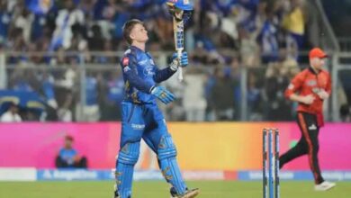 मुंबई इंडियंस ने हैदराबाद को दिया 244 रनों का विशाल लक्ष्य, वानखेड़े में हाई-स्कोरिंग मुकाबला