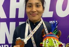 कुश्ती सीखने के लिए स्विमिंग पूल में जॉब करने वाली देबी डायमारी की मेहनत लाई रंग, खेलो इंडिया ट्राइबल गेम्स में जीता रजत