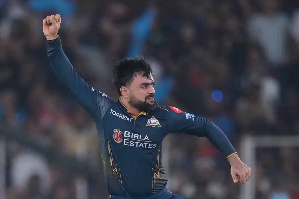 RCB 155 पर ऑलआउट, अरशद-होल्डर की घातक गेंदबाज़ी
