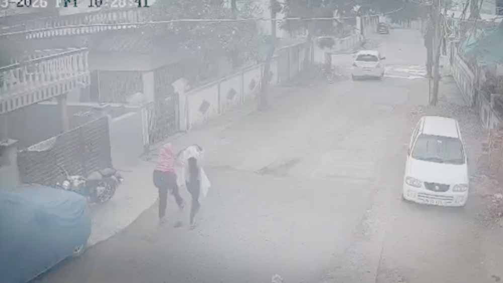 सतना में 8वीं में फेल होते ही दो छात्राएं लापता, सर्किट हाउस तक मिली लोकेशन से मचा हड़कंप सतना में 8वीं में फेल होते ही दो छात्राएं लापता, सर्किट हाउस तक मिली लोकेशन से मचा हड़कंप