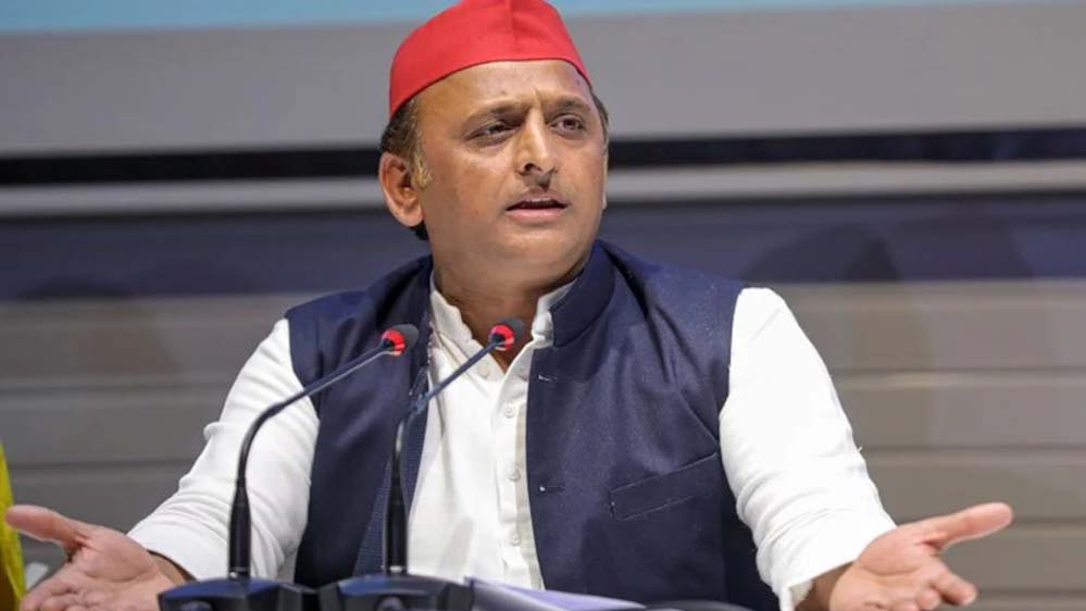 अखिलेश यादव का बड़ा दांव: सपा सरकार बनी तो 300 यूनिट बिजली फ्री, महिलाओं को 40 हजार पेंशन