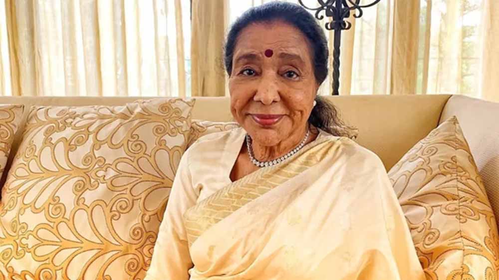 आशा भोसले को कार्डियक अरेस्ट, मुंबई के ब्रीच कैंडी अस्पताल में इलाज जारी आशा भोसले को कार्डियक अरेस्ट, मुंबई के ब्रीच कैंडी अस्पताल में इलाज जारी