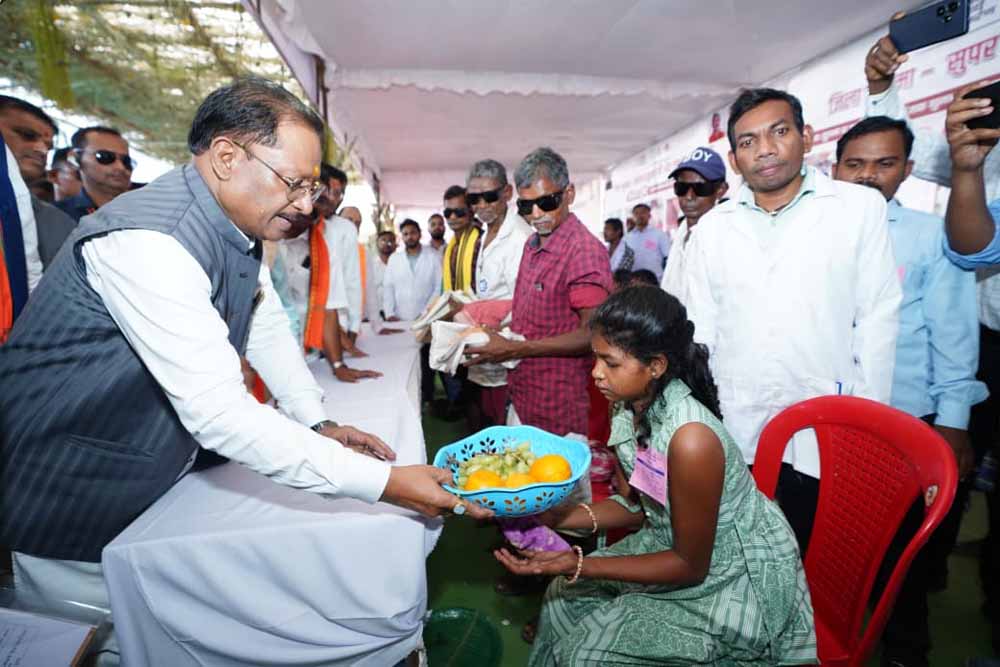 सुकमा की बेटी लावण्या को मिली नई मुस्कान, मुख्यमंत्री ने दिया आशीर्वाद