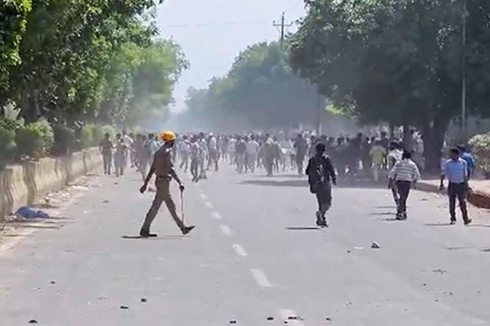 नोएडा श्रमिक हिंसा का मास्टरमाइंड तमिलनाडु से गिरफ्तार, कई ठिकानों पर STF की छापेमारी