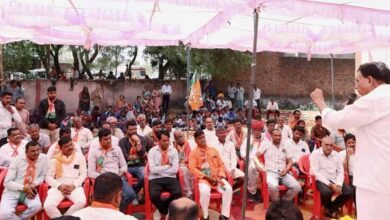 उप मुख्यमंत्री देवड़ा गांव चलो अभियान में सीधे जुड़े किसानों से जनसंवाद का बना प्रभावी माध्यम उप मुख्यमंत्री देवड़ा गांव चलो अभियान में सीधे जुड़े किसानों से जनसंवाद का बना प्रभावी माध्यम