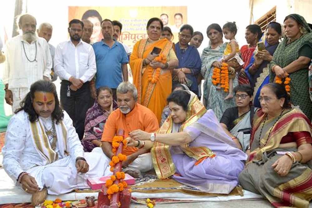 राज्यमंत्री गौर का सख्त रुख: लापरवाही पर एजेंसी को ब्लैकलिस्ट करने के निर्देश राज्यमंत्री गौर का सख्त रुख: लापरवाही पर एजेंसी को ब्लैकलिस्ट करने के निर्देश