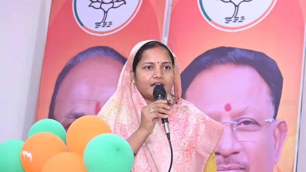 साड़ी गुणवत्ता पर सरकार सख्त, मंत्री राजवाड़े के निर्देश पर जांच तेज साड़ी गुणवत्ता पर सरकार सख्त, मंत्री राजवाड़े के निर्देश पर जांच तेज