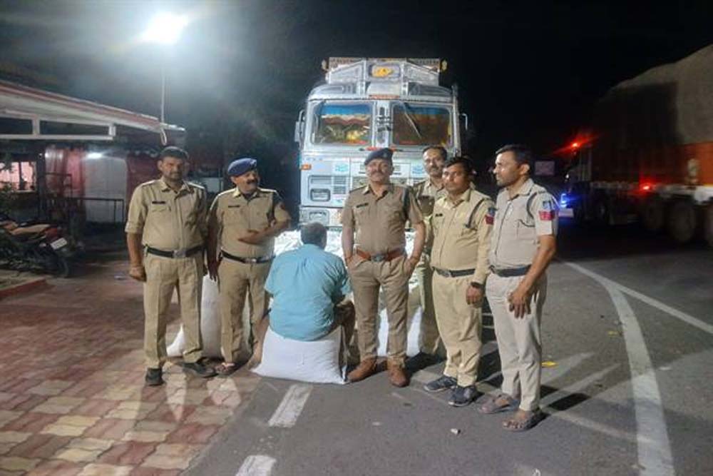 मध्यप्रदेश पुलिस की अवैध मादक पदार्थों के विरुद्ध प्रभावी कार्रवाई मध्यप्रदेश पुलिस की अवैध मादक पदार्थों के विरुद्ध प्रभावी कार्रवाई