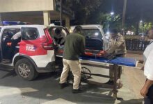 इंदौर के डायल-112 हीरोज रात्रि गश्त के दौरान घायल मिले व्यक्ति को त्वरित सहायता से पहुँचाया अस्पताल