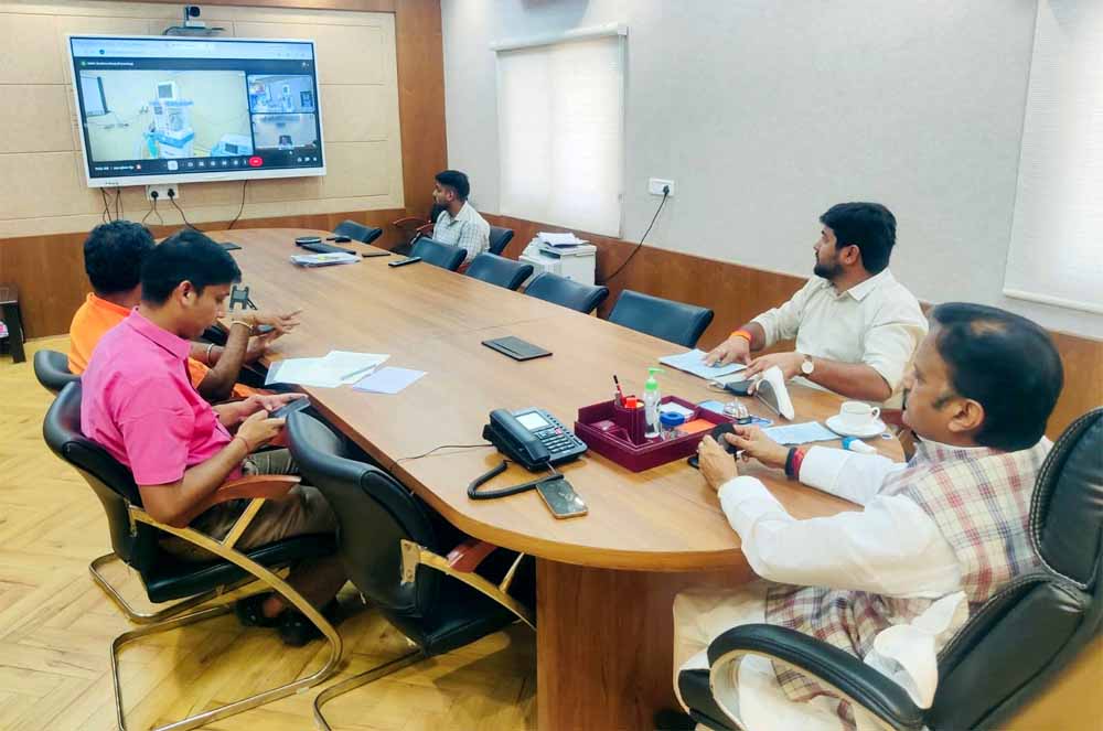 राज्य सरकार शासकीय संस्थानों में उच्च स्तरीय स्वास्थ्य सुविधाएँ उपलब्ध कराने के लिए प्रतिबद्ध : उप मुख्यमंत्री शुक्ल राज्य सरकार शासकीय संस्थानों में उच्च स्तरीय स्वास्थ्य सुविधाएँ उपलब्ध कराने के लिए प्रतिबद्ध : उप मुख्यमंत्री शुक्ल