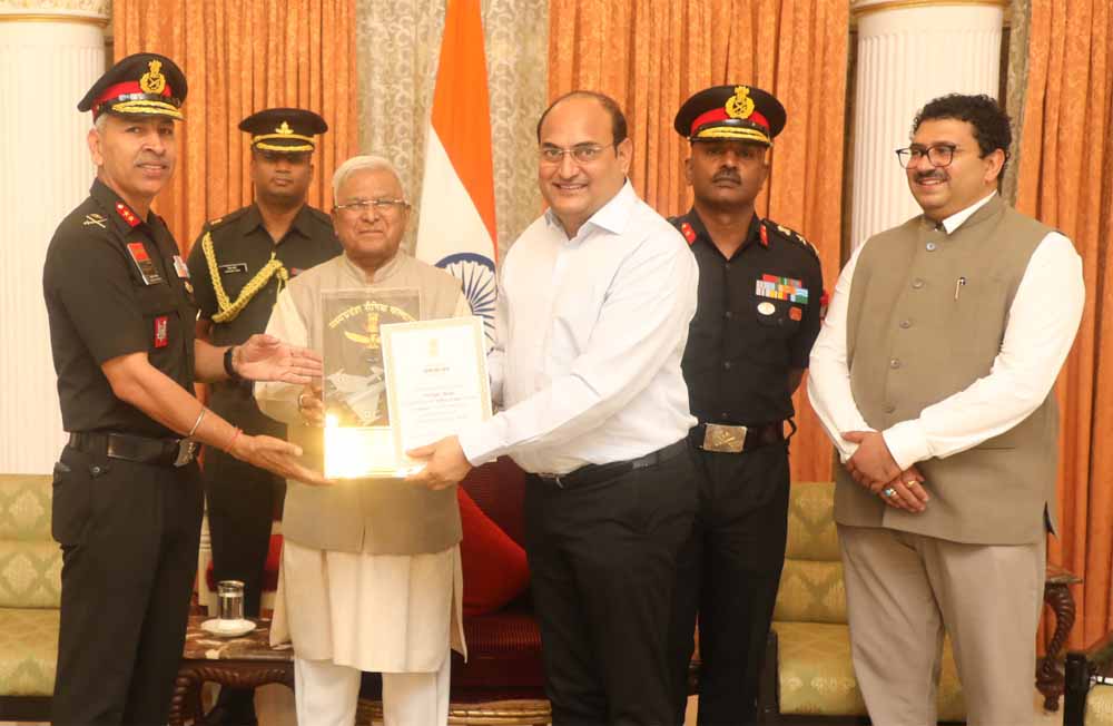 सशस्त्र सेना झंडा निधि में योगदान, राष्ट्र भक्ति की सशक्त अभिव्यक्ति : राज्यपाल पटेल