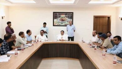 निर्माण बाधाओं को दूर कर किसानों के खेतों तक पानी पहुँचाने के दिए निर्देश : उप मुख्यमंत्री शुक्ल निर्माण बाधाओं को दूर कर किसानों के खेतों तक पानी पहुँचाने के दिए निर्देश : उप मुख्यमंत्री शुक्ल