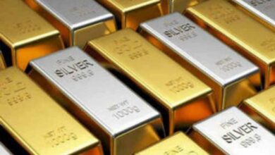 हाई से अब भी ₹2.06 लाख सस्ती चांदी, सोना ₹53,000 टूटा, जानें ताजे भाव